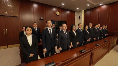 'Илк бор судьялик лавозимига тайинланган судьялар қасамёд қабул қилишди'ning rasmi