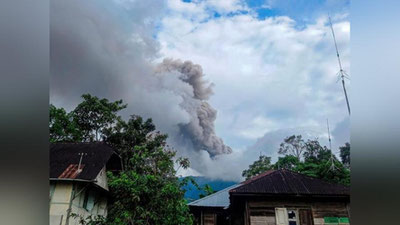 Изрображение 'В Индонезии при извержении вулкана погибли 11 альпинистов (видео)'
