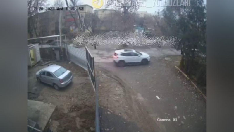 'Toshkentda Tracker voyaga etmagan ikki nafar bolani urib yubordi (video)'ning rasmi