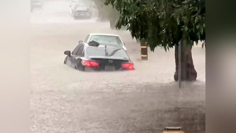 'Kaliforniyada butun shaharni suv bosdi'ning rasmi