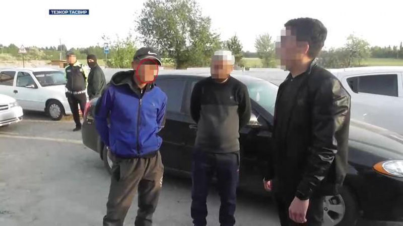 'DXX tomonidan IIB katta inspektori, Kadastr agentligi bosh mutaxassisi, yurist va sobiq harbiy xizmatchi pora olayotganda qo`lga olindi (video)'ning rasmi