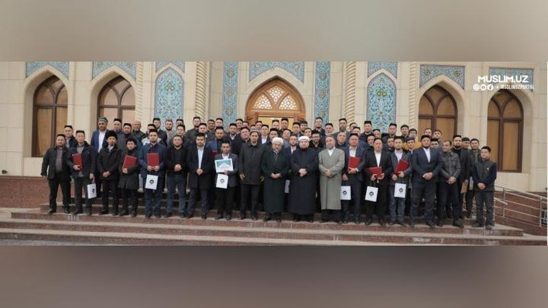 'Imom-domlalarga Qur`oni karim qiroati bo`yicha “Ijoza” berish marosimi bo`lib o`tdi'ning rasmi