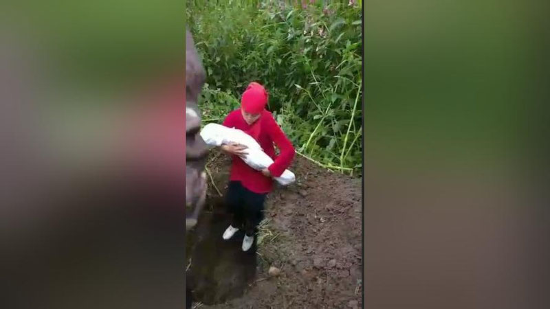 'Andijonlik er-xotin Rossiyada o`z farzandini o`ldirib, uyning tomorqasiga ko`ydi(video)'ning rasmi