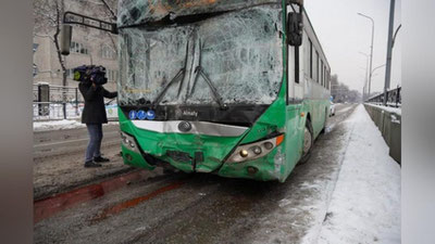 Изрображение 'Массовое ДТП с участием автобусов в Алматы: 17 человек получили травмы (видео)'