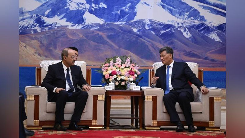 Изрображение 'Делегация правительства во главе с Абдуллой Ариповым посещает Китай'