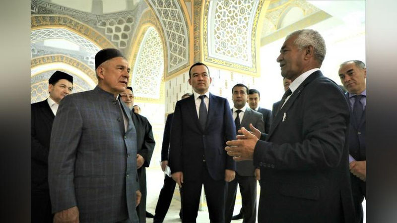 'Tatariston  rahbari Surxondaryoga keldi'ning rasmi