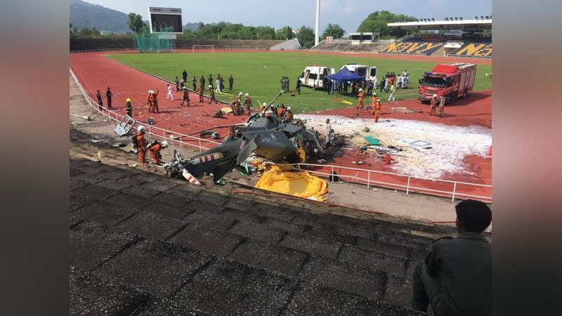 Изрображение 'В Малайзии два вертолета столкнулись в воздухе (видео)'