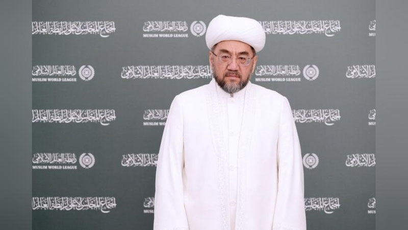 'Muftiy Nuriddin Xoliqnazarov Islom olami uyushmasi Oliy kengashi a`zosi bo`ldi'ning rasmi