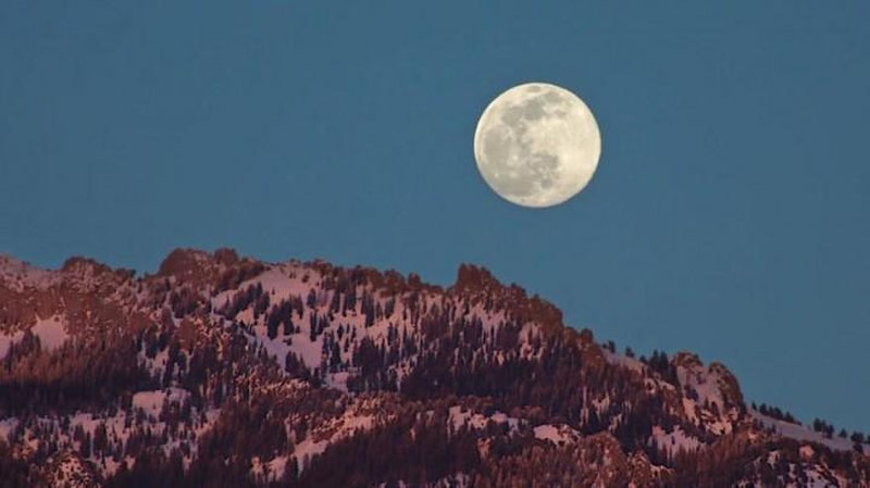 'Xitoy Oyda yangi joyni kashf qilmoqchi'ning rasmi