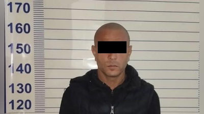 'O`gay ota uch yashar qizalog`ini kaltaklab, itlar bilan bir qafasga qamab qo`ydi'ning rasmi