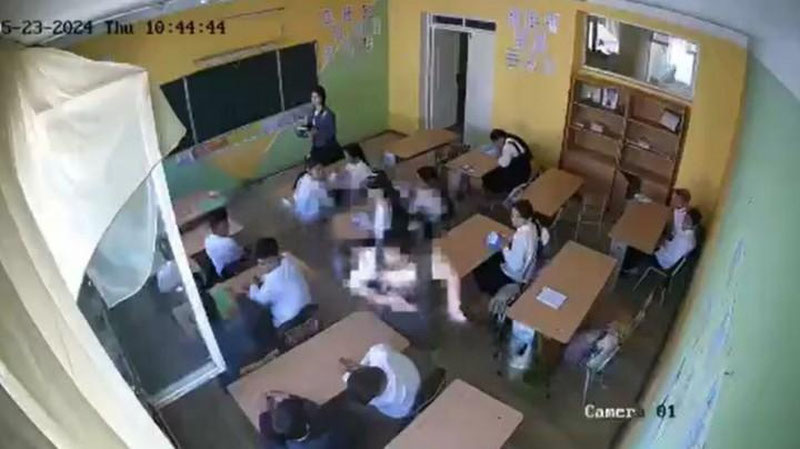 'Xorazmda o`qituvchi o`quvchini kaltakladi'ning rasmi