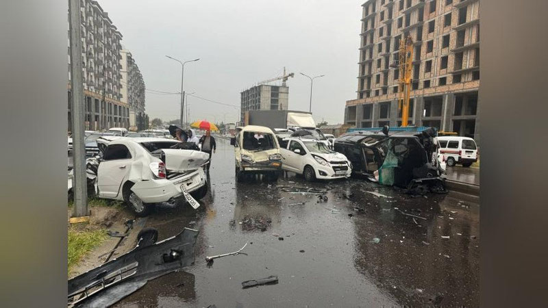 'Тошкент вилоятида тўртта автомобиль иштирокида дахшатли автоҳалокат содир бўлди(видео)'ning rasmi