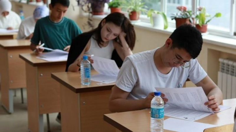 'O`zbekistonda talabalarga ta`lim granti bir o`quv yili uchun ajratiladi'ning rasmi