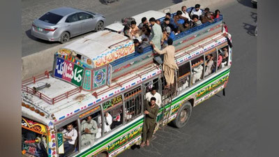 'Pokistonda avtobus jarlikka quladi'ning rasmi