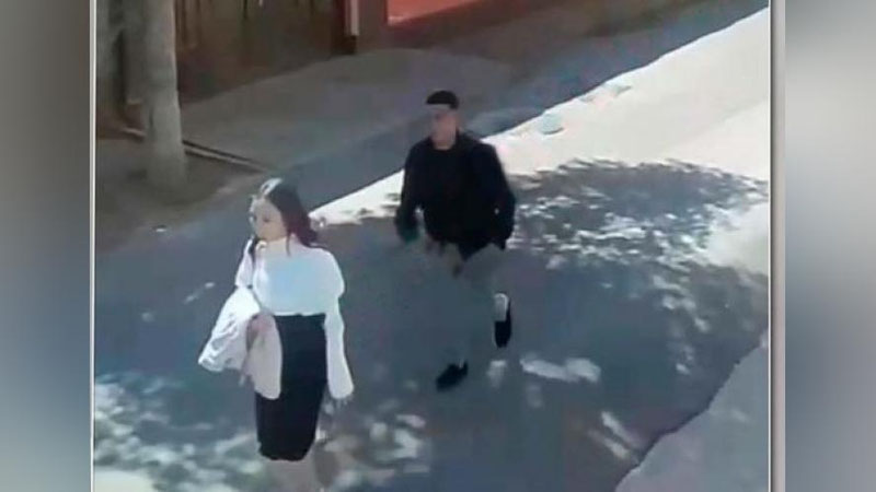 Ayollar libosidagi transvestitlar