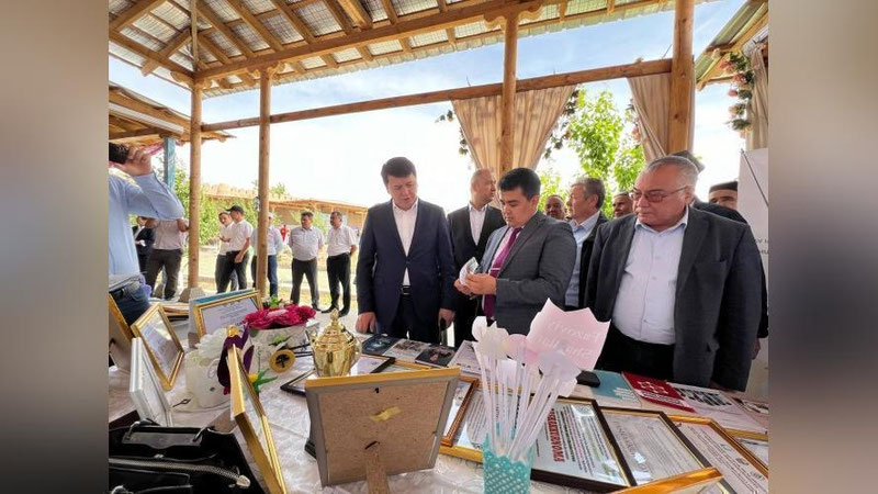 'Ezgulik – shiorimiz, ma`rifat – qurolimiz'ning rasmi