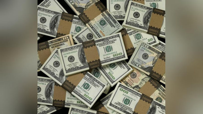 'Dollarning rasmiy kursi tushdi'ning rasmi