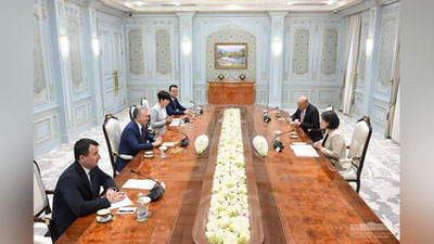 'O`zbekiston Respublikasi Prezidenti AQSh delegasiyasini qabul qildi'ning rasmi