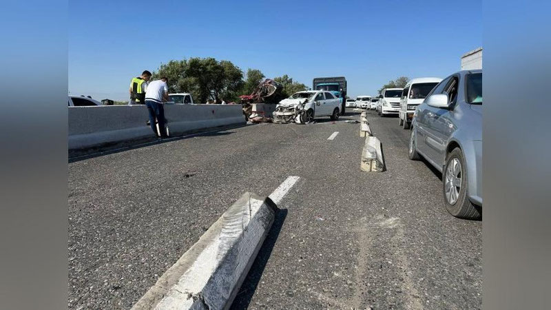 Изрображение 'Водитель "Дамаса" погиб в ДТП на трассе в Самаркандской области'