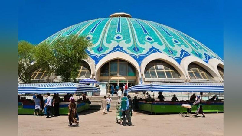 Изрображение 'В хокимияте Ташкента пообещали восстановить сгоревшие магазины на рынке Чорсу'