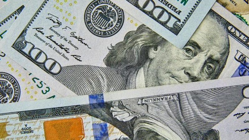 'O`zbekistonda dollarning rasmiy kursi tushdi'ning rasmi