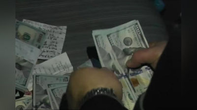 Изрображение 'В Ташкенте иностранец купил телефоны iPhone за фальшивые доллары'