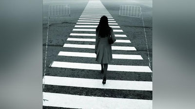 Изрображение 'С ЧЕРНОЙ НА БЕЛУЮ: КАК ПРЕОДОЛЕТЬ ПОЛОСУ НЕУДАЧ'