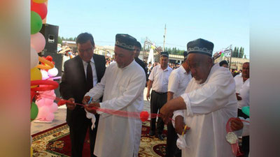 '75 yoshni qarshilayotgan Mahkamboy bobo qishlog`iga bog`cha qurib berdi (foto)'ning rasmi