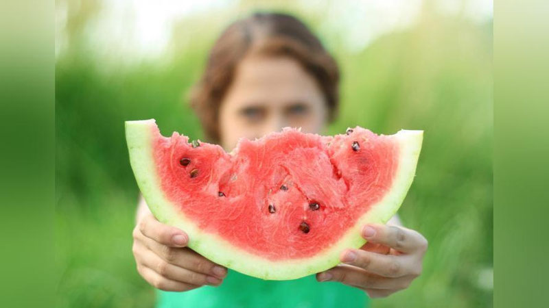 'Tabobat: TARVUZNI ENGU, DANAGINI YIG`IB QO`YING!'ning rasmi