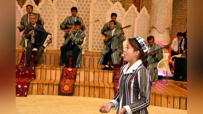 '“Bu gulshan soz ekan, soz, ustiga soz etgani keldik...”'ning rasmi