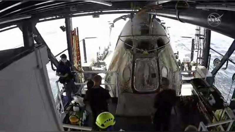 Изрображение 'Первый пилотируемый полет Crew Dragon завершился успешно (видео)'