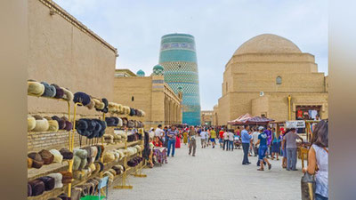 'O`zbekistonga kelgan sayyohlar o`rtasida tadqiqot o`tkazildi. Natija qanday?'ning rasmi