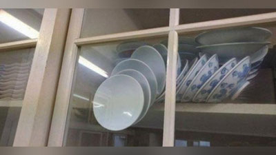 Изрображение 'ЗАГАДКА С ПАДАЮЩИМИ ТАРЕЛКАМИ ОЗАДАЧИЛА ИНТЕРНЕТ'