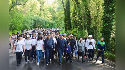 Изрображение 'Когда узбекистанцы начнут зарабатывать на шагах?'