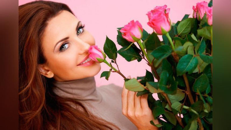 'TURMUShGA ChIQISh ARAFASIDAGI QIZLAR VA ULARNING ONALARI UChUN YO`RIQNOMA'ning rasmi