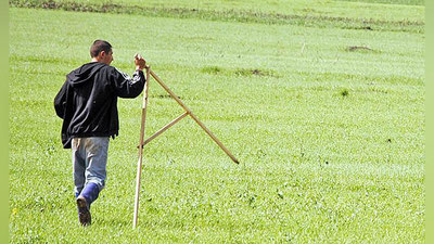 '​Sobiq oqsoqolning soyasi'ning rasmi