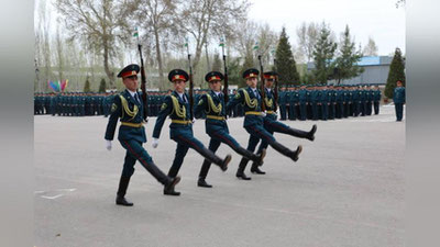 'IIV akademiyasining o`quv poligonida tinglovchilarga “leytenant” maxsus unvoni berildi (fotoreportaj)'ning rasmi
