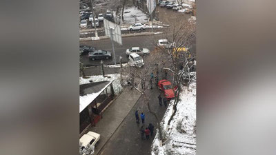 Изрображение 'В ТАШКЕНТЕ ПРОИЗОШЛО ДТП С УЧАСТИЕМ СПОРТКАРА (ФОТО)'