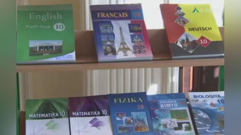 Изрображение 'МИНИСТР НАРОДНОГО ОБРАЗОВАНИЯ РАССКАЗАЛ, ПОЧЕМУ ЗАПОЗДАЛИ УЧЕБНИКИ (ВИДЕО)'