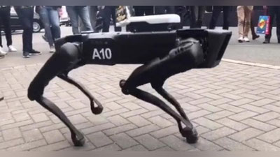 'Boston Dynamicsning robot-ko`ppagi Gannover ko`chasida sayr qildi (Video)'ning rasmi