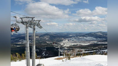 'Yaponiyaning tog` chang`i kurortida dam oluvchilar yuqorida qolib ketishdi (Video) 'ning rasmi