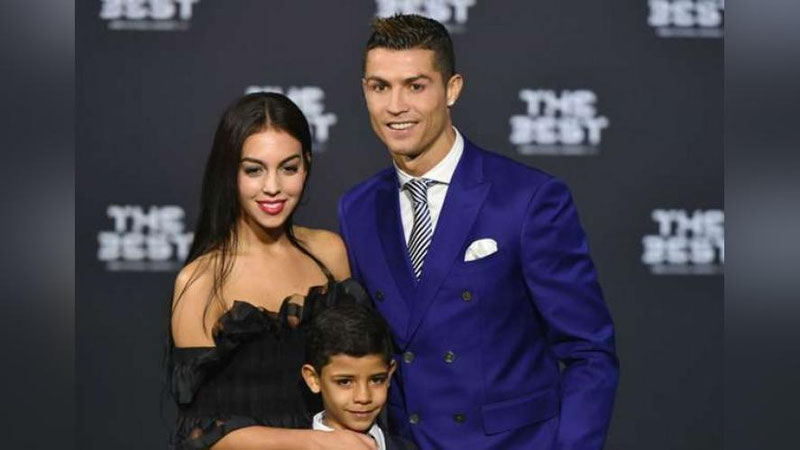 'RONALDU FARZANDIGA QANDAY ISM QO`YIShINI MA`LUM QILDI'ning rasmi