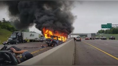 Изрображение 'ТЕХАССКОЕ БЕЗУМИЕ: ВОДИТЕЛЬ ЕХАЛ ПО ВСТРЕЧНОЙ И СПРОВОЦИРОВАЛ ДТП'