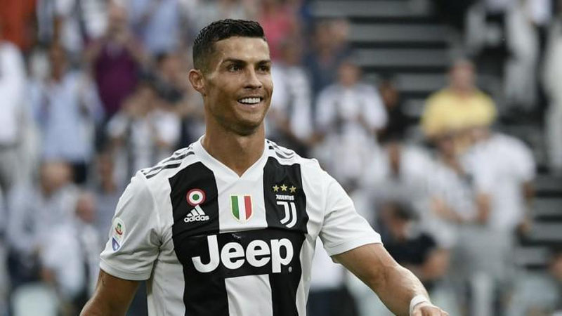 'Ronaldu jurnalistni masxara qildi (Video)'ning rasmi