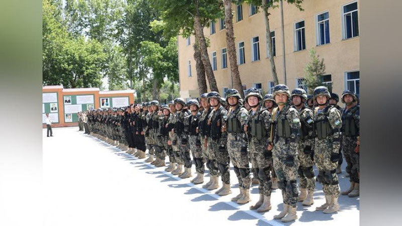 'Markaziy harbiy okrug qo`mondoni Prezident bataloni  harbiy xizmatchilarining yuz nafarini rag`batlantirdi(Foto)'ning rasmi