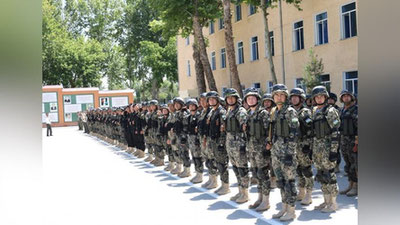 'Markaziy harbiy okrug qo`mondoni Prezident bataloni  harbiy xizmatchilarining yuz nafarini rag`batlantirdi(Foto)'ning rasmi