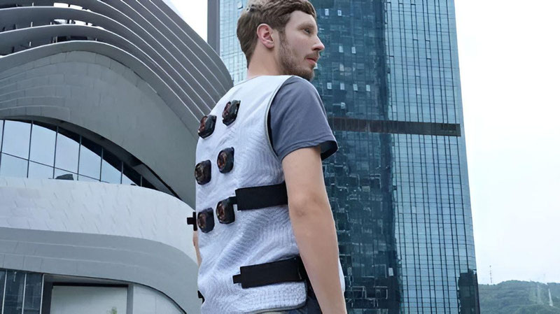 Image of 'In America, an air-conditioned jacket was created.'