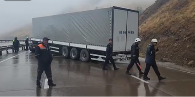 '"Қамчиқ" довонида юк машинаси ЙТҲга учради'ning rasmi