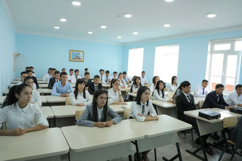 Image of 'In the new academic year, more than 186,000 applicants became students.'