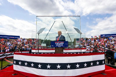 Изрображение 'Дональд Трамп впервые после покушения выступил на уличном митинге'